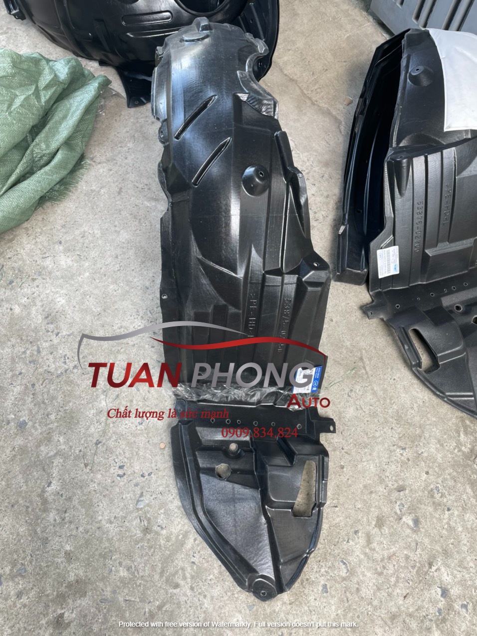 Chắn Bùn Lòng Dè Trước Phải TOYOTA ALTIS 2014-53875-02591